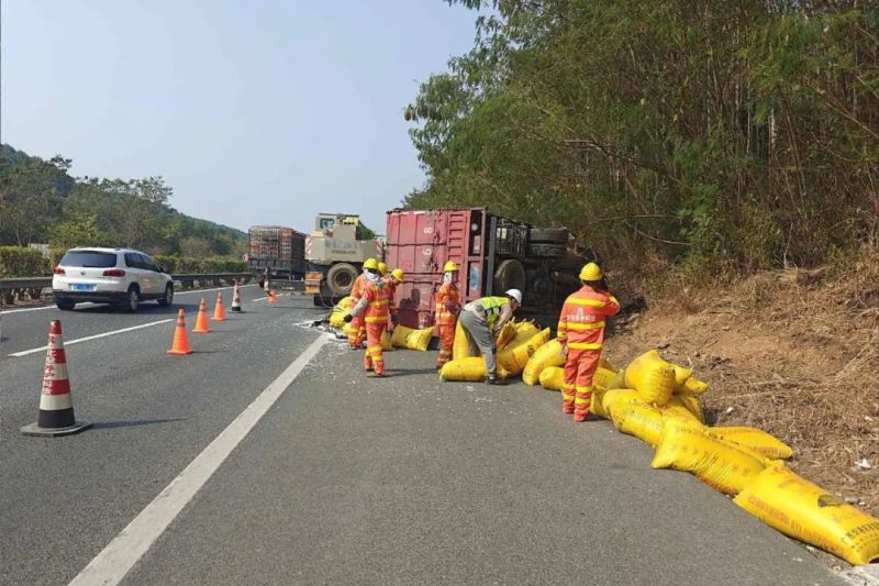 G80廣昆高速（壇百段）應(yīng)急搶險(xiǎn)現(xiàn)場(chǎng).jpg