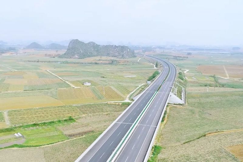 1741144710318090.jpg 承養(yǎng)的南寧外環(huán)高速公路(吳圩機(jī)場至隆安段)2023-2030年周期性養(yǎng)護(hù)總承包工程項(xiàng)目.jpg